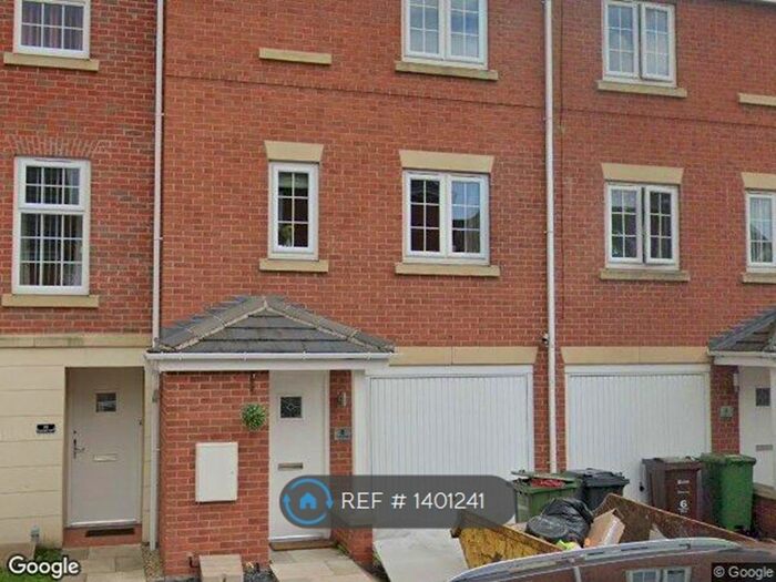 3 Bedroom Terraced House To Rent In Topliss Way, Leeds, LS10