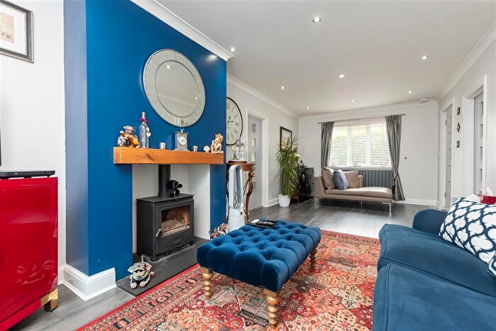 3 Bedroom Bungalow For Sale In South Street, Meopham, Kent, DA13