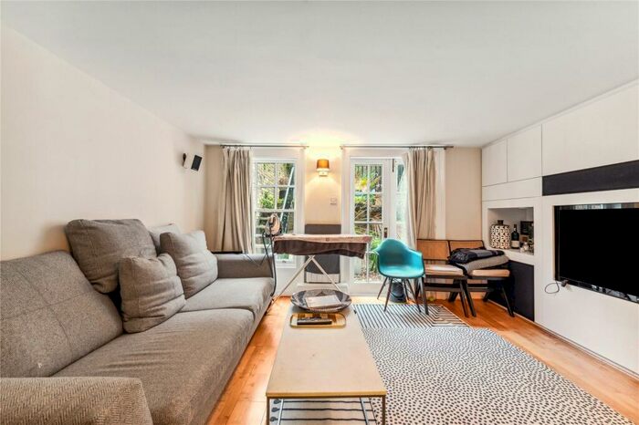 4 Bedroom House To Rent In Barnsbury Road, Angel, N1