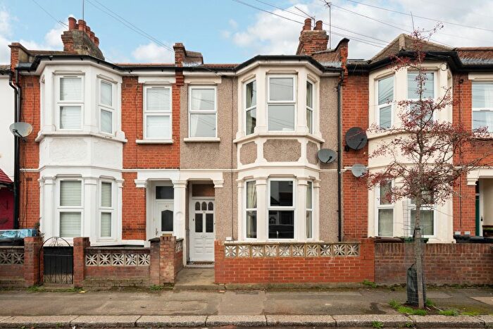 4 Bedroom Terraced House For Sale In Melford Road, Leytonstone, London, E11