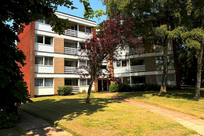 2 Bedroom Flat To Rent In Thirlestane, Lemsford Road, St Albans, AL1
