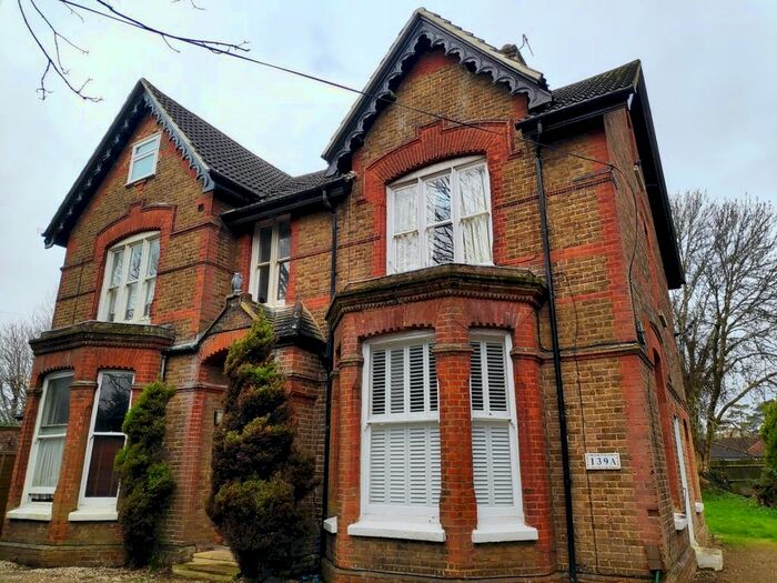 1 Bedroom Flat To Rent In Frenches Road, Redhill, RH1