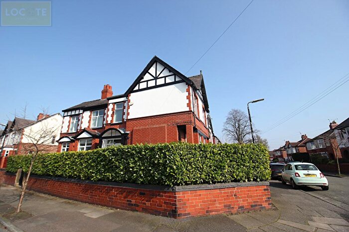 4 Bedroom Detached House For Sale In Spennithorne Road, Urmston, M41