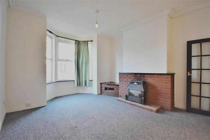 3 Bedroom Semi-Detached House To Rent In Barras Lane, Coventry, CV1