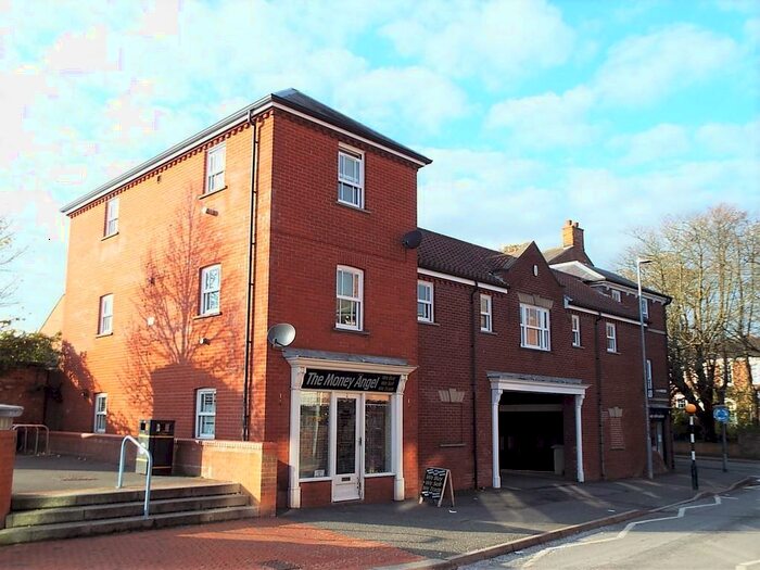 1 Bedroom Flat To Rent In Church Street, Louth, Lincolnshire, LN11