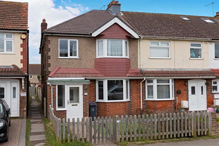 3 Bedroom End Of Terrace House To Rent In Grand Avenue, Lancing, BN15