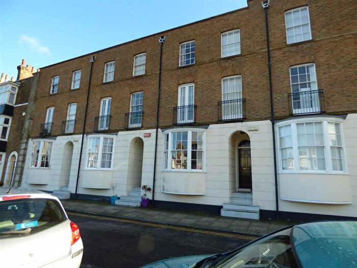 4 Bedroom House To Rent In Spencer Square, Ramsgate, CT11