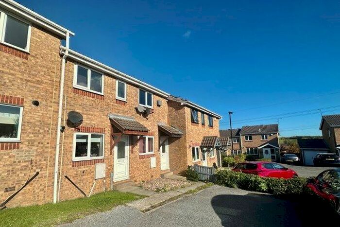2 Bedroom Flat To Rent In Dovecott Lea, Sheffield, S20