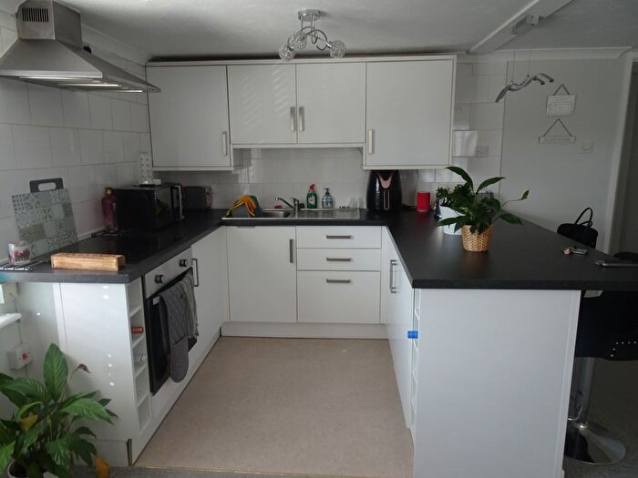 1 Bedroom Flat To Rent In Gooseberry Lane, Ringwood, Hampshire, BH24
