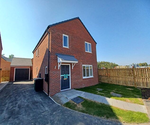 3 Bedroom Detached House To Rent In Coupler Grove, Leeds, West Yorkshire, LS9