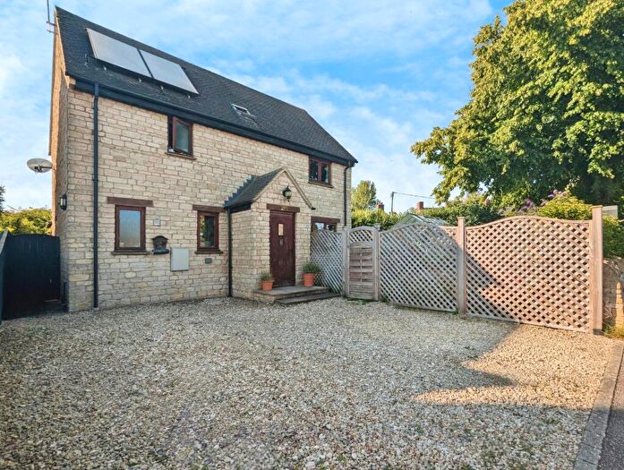 4 Bedroom Detached House To Rent In Mays Close, Fritwell, OX27