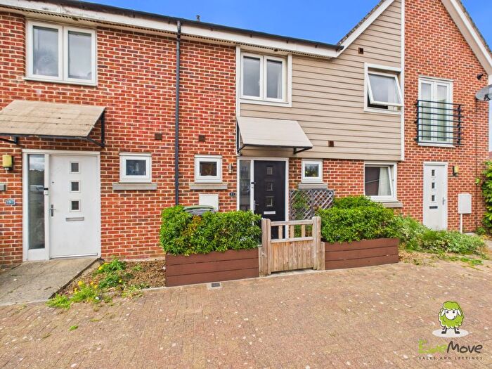 2 Bedroom Terraced House For Sale In Cleeve Road, Basingstoke, Hampshire, RG24