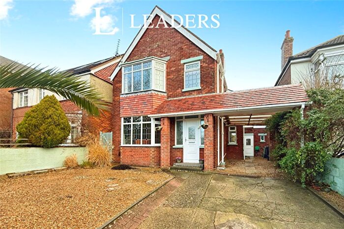 4 Bedroom Detached House For Sale In Brockhurst Road, Gosport, Hampshire, PO12