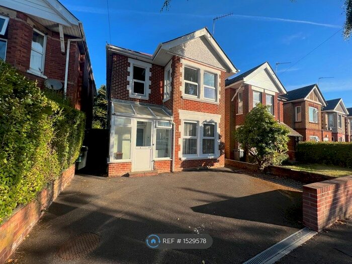 4 Bedroom Detached House To Rent In Edgehill Road, Bournemouth, BH9