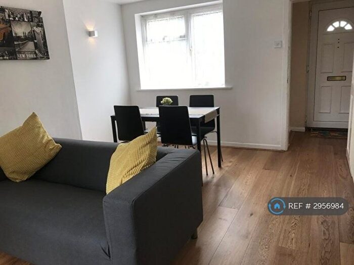 4 Bedroom End Of Terrace House To Rent In Hazel Crescent, Reading, RG2
