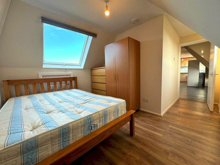 1 Bedroom Apartment To Rent In Cowley Court, West Street, Leytonstone, E11