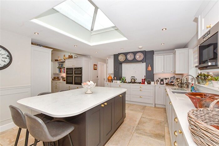 4 Bedroom Detached Bungalow For Sale In The Lees, Challock, Ashford, Kent, TN25