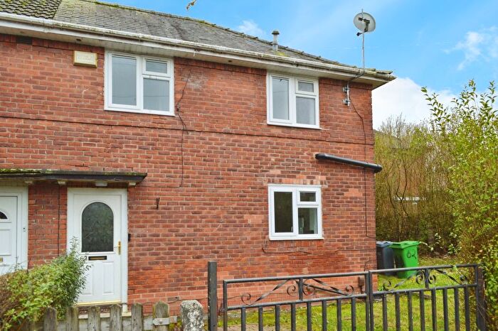 3 Bedroom Semi Detached House To Rent In Clough Top Road, Manchester, M9
