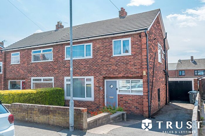 3 Bedroom Semi-Detached House For Sale In Wrexhall Road, Dewsbury, WF12