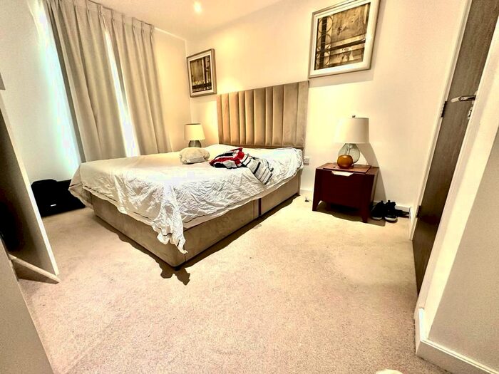2 Bedroom Flat To Rent In Boulevard Drive, London, NW9