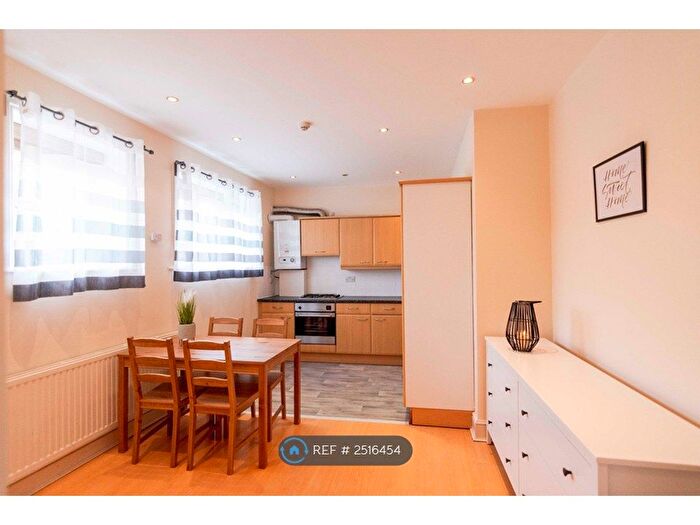 1 Bedroom Flat To Rent In Stamford Hill, London, N16