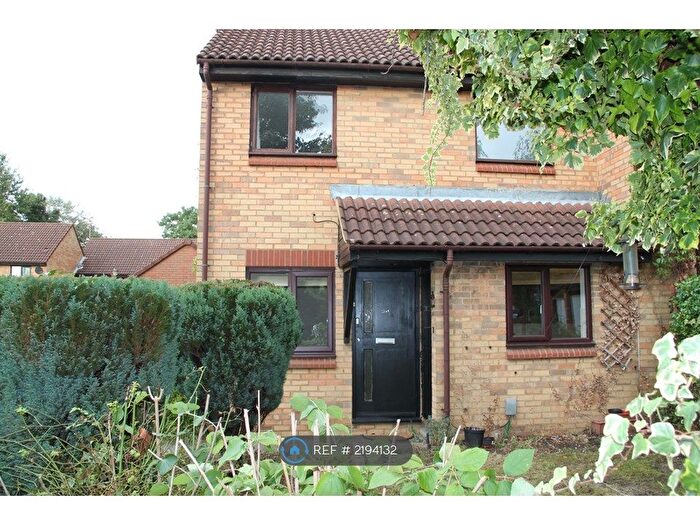 1 Bedroom End Of Terrace House To Rent In Bull Stag Green, Hatfield, AL9