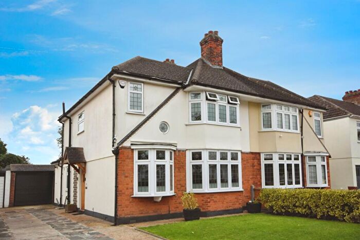 3 Bedroom Semi Detached House For Sale In Havering Drive, Romford, RM1