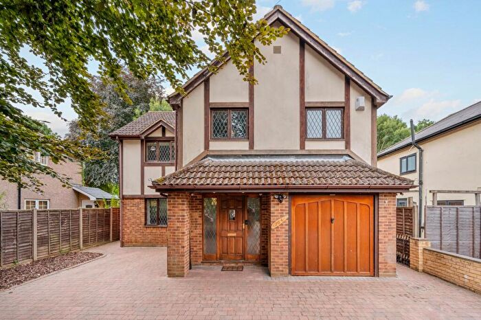 3 Bedroom Detached House For Sale In Alexandra Road, Addlestone, KT15