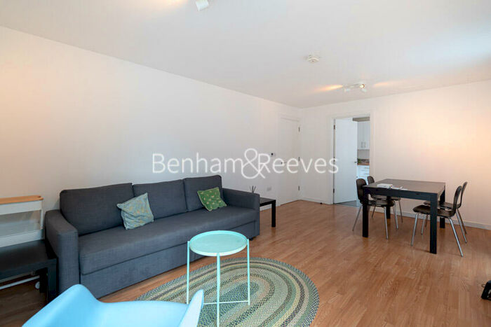 2 Bedroom Apartment To Rent In Kings Cross, N1