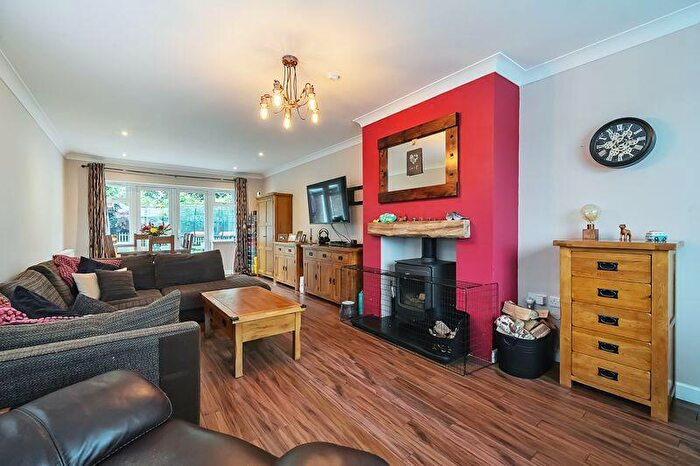 4 Bedroom Detached House For Sale In Newlands Way, Broadstone, BH18