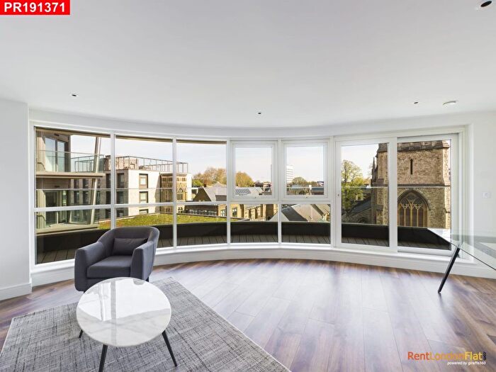 2 Bedroom Flat To Rent In New Broadway, London, W5