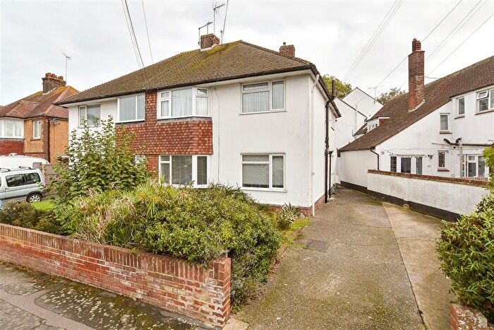 2 Bedroom Flat For Sale In Old Crossing Road, Margate, Kent, CT9