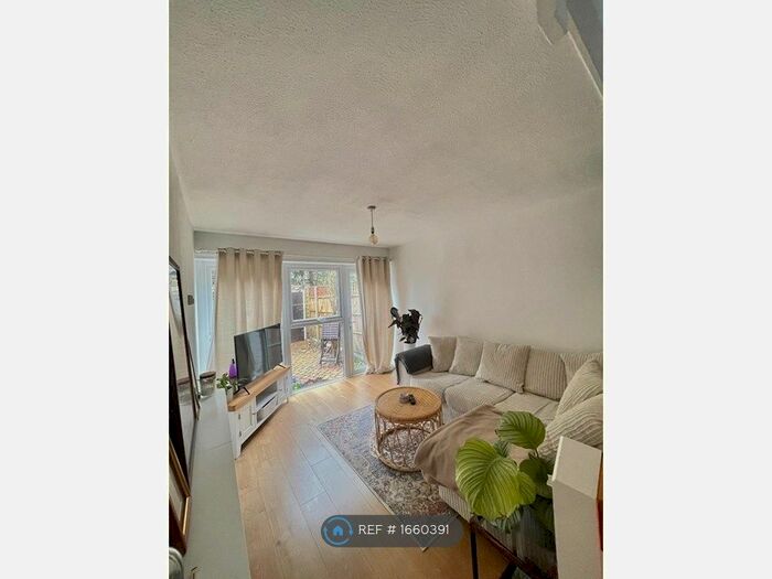 1 Bedroom Terraced House To Rent In Fulwood Walk, London, SW19