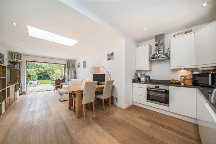 2 Bedroom Flat For Sale In Wricklemarsh Road, Blackheath, SE3