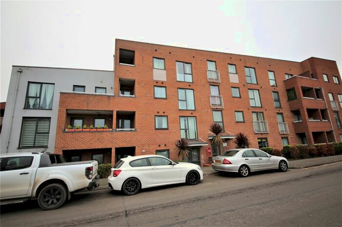 2 Bedroom Flat To Rent In The Chase, Grays, Essex, RM20