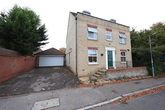 5 Bedroom Detached House For Sale In Grifon Road, Chafford Hundred, Essex, RM16