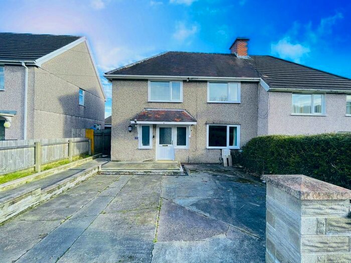 3 Bedroom Property To Rent In Penygrug, Ystalyfera, Swansea, SA9