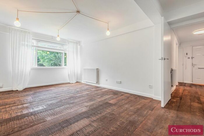 2 Bedroom Flat To Rent In Traherne Lodge, Walpole Road, Teddington, TW11