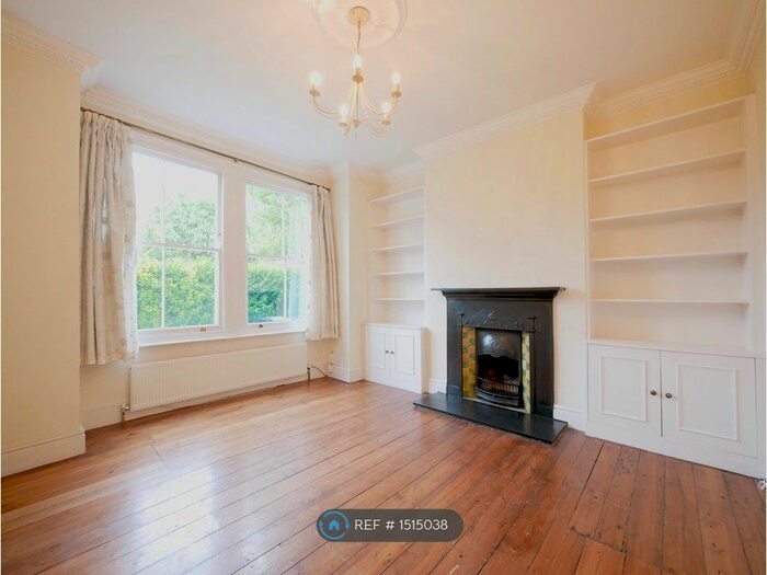 2 Bedroom Flat To Rent In Cobbold Road, London, W12
