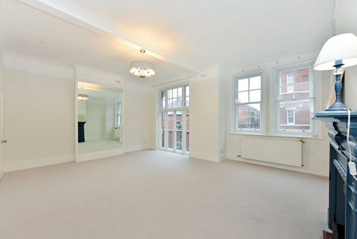 1 Bedroom Flat To Rent In Hammersmith Road, London, W14