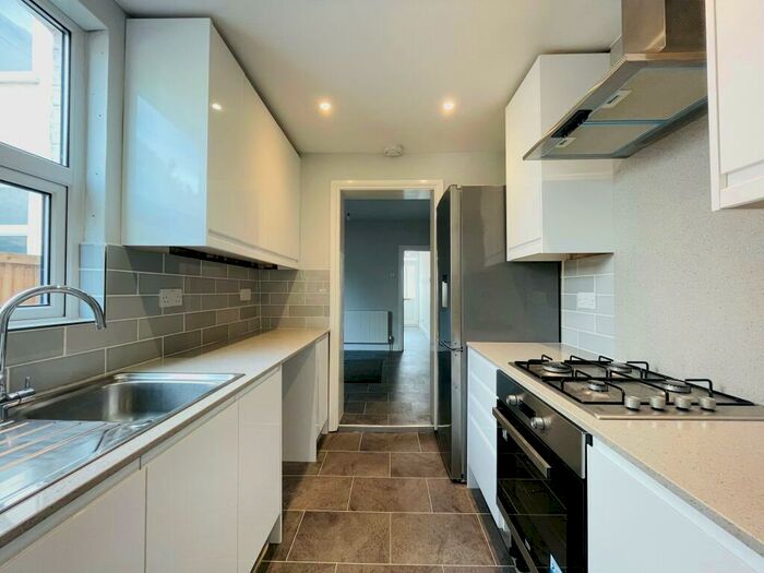 3 Bedroom Terraced House To Rent In Albany Road, Gillingham, ME7