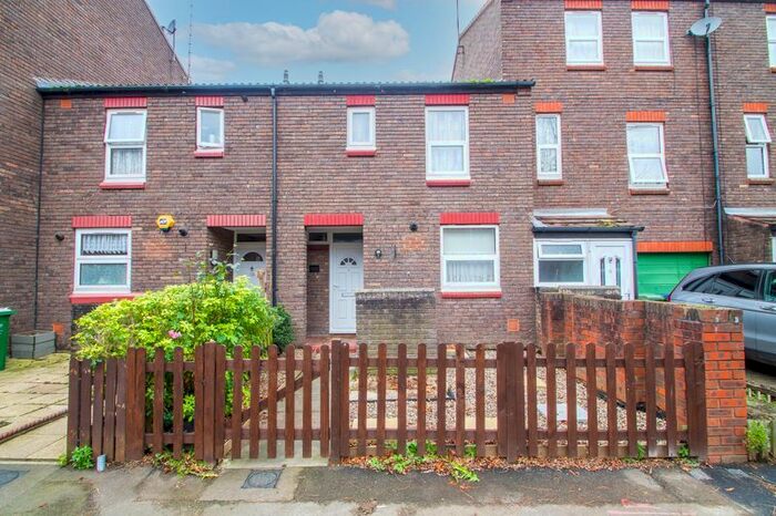 3 Bedroom Terraced House To Rent In Aspen Green, Erith, DA18