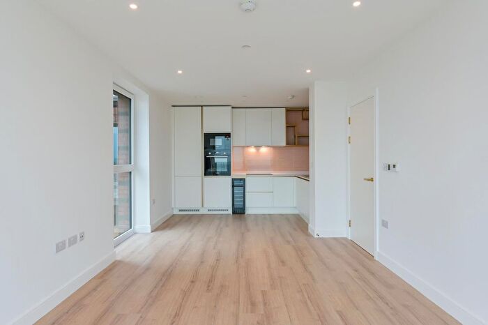 2 Bedroom Flat To Rent In Affinity House, Grand Union, London, HA0