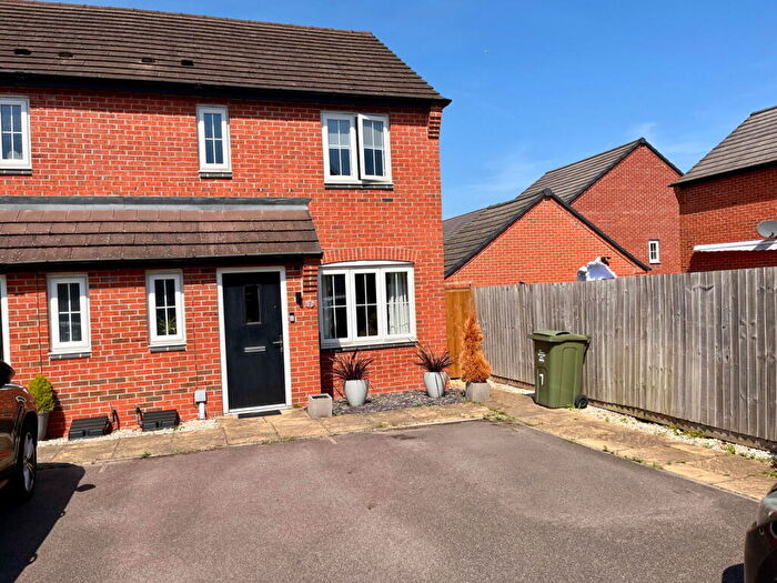 3 Bedroom Semi-Detached House For Sale In Yeoman Way, Rothley, Leicester, LE7