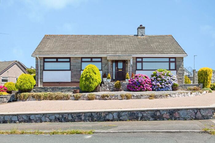 3 Bedroom Bungalow For Sale In Lippell Drive, Plymouth, Devon, PL9
