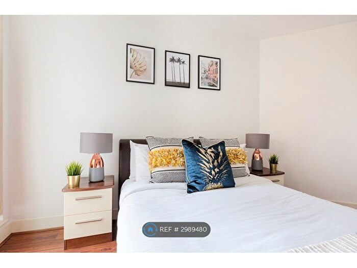 2 Bedroom Flat To Rent In Napier House, London, W3