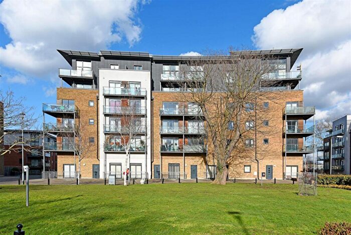 Apartment To Rent In Catalpa Court, London, SE13