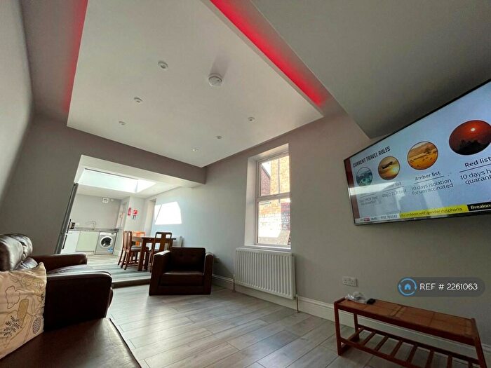 7 Bedroom Terraced House To Rent In Pppw Manor House Road, Newcastle Upon Tyne, NE2