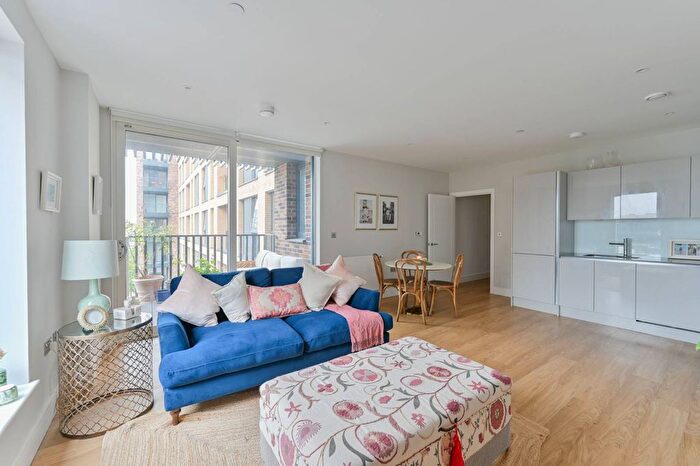 2 Bedroom Flat For Sale In Greyhound Parade, Summerstown, London, SW17