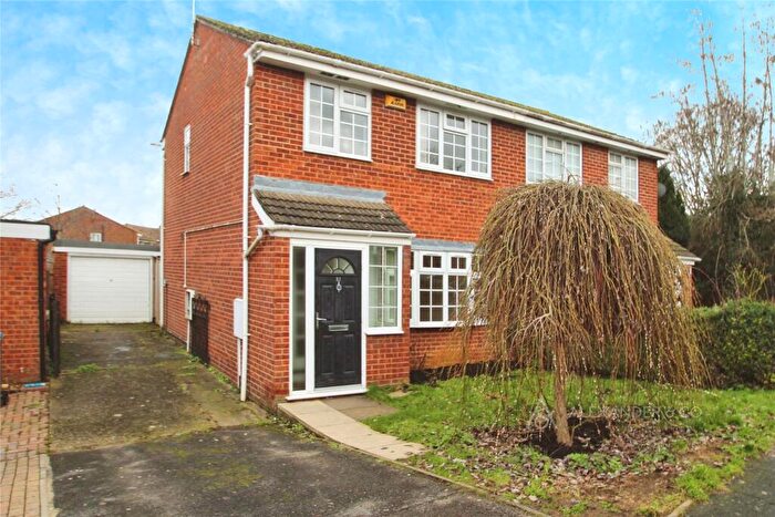 3 Bedroom Semi Detached House To Rent In Hare Close, Buckingham, MK18